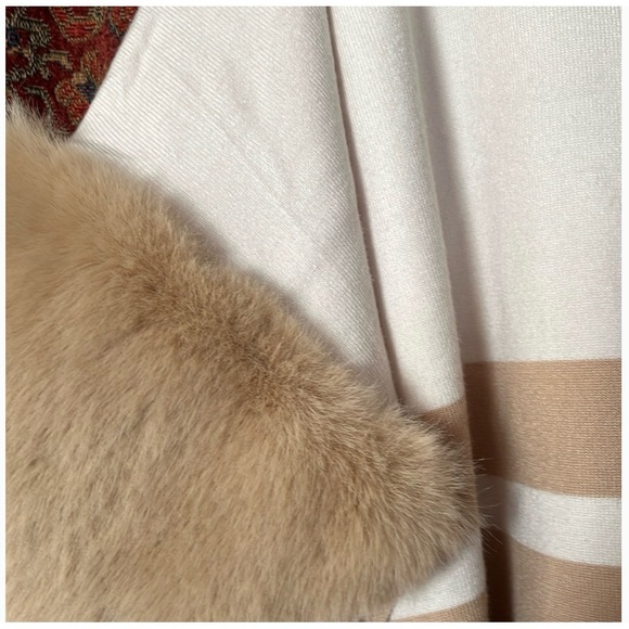 NWT Saks Fifth Avenue Sweater with Faux Fur Trim - Picture 6 of 6
